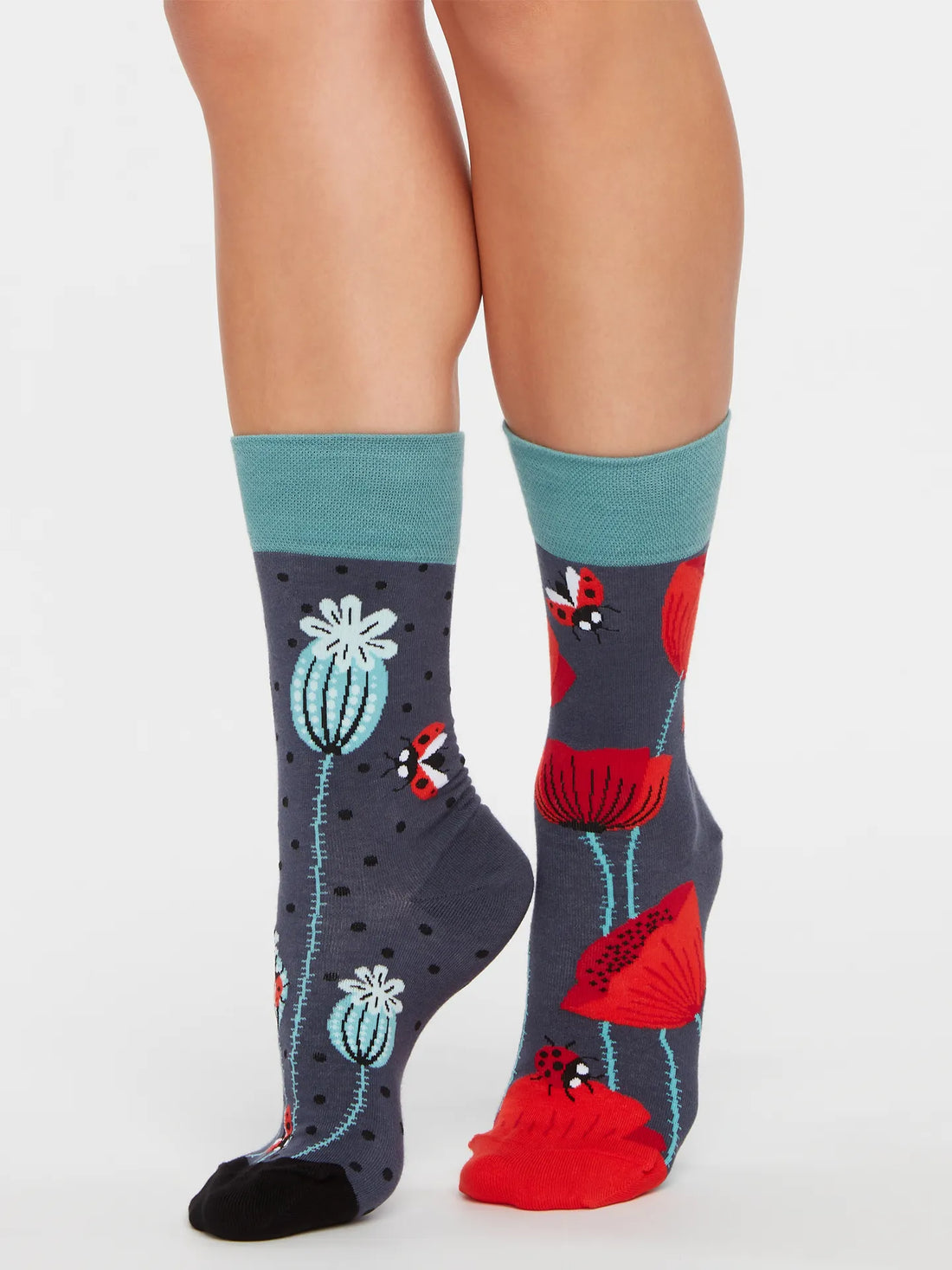 Chaussettes à motifs: Coccinelles et fleurs