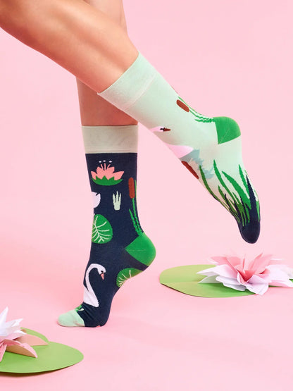 Chaussettes à motifs: Cygne et nénuphar