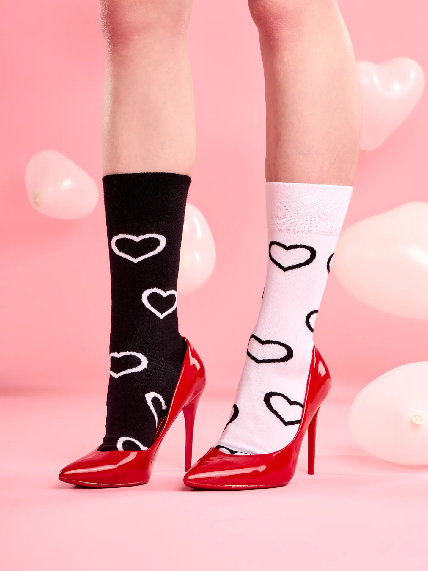 Chaussettes bambou: Coeurs noir et blanc