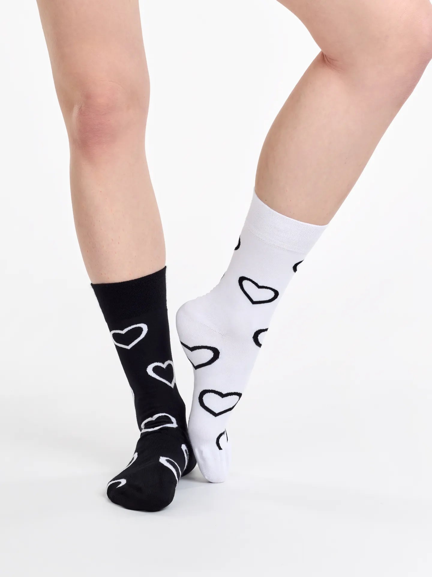 Chaussettes bambou: Coeurs noir et blanc