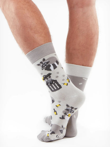 Chaussettes à motifs: Le raton laveur farceur